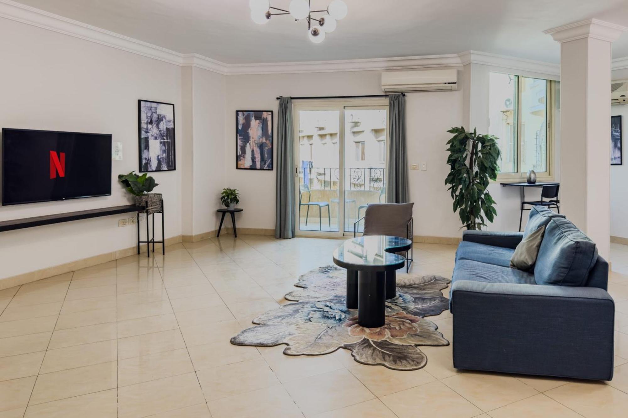Apartamento Distinct & Decent 2 Bdr Steps From Nightlife And Airport