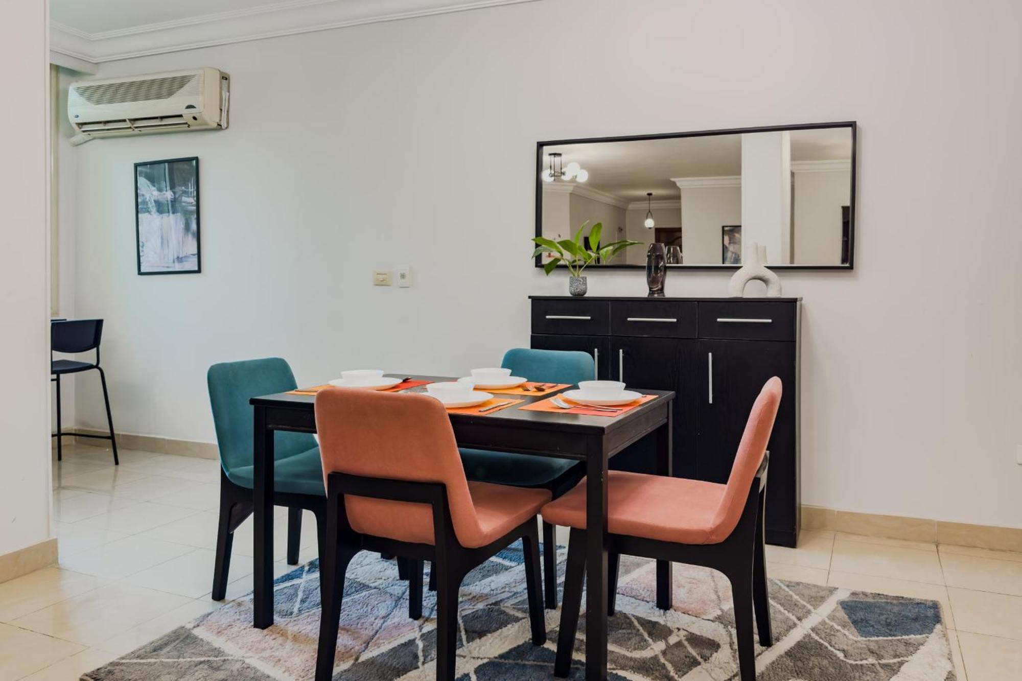Distinct & Decent 2 Bdr Steps From Nightlife And Airport